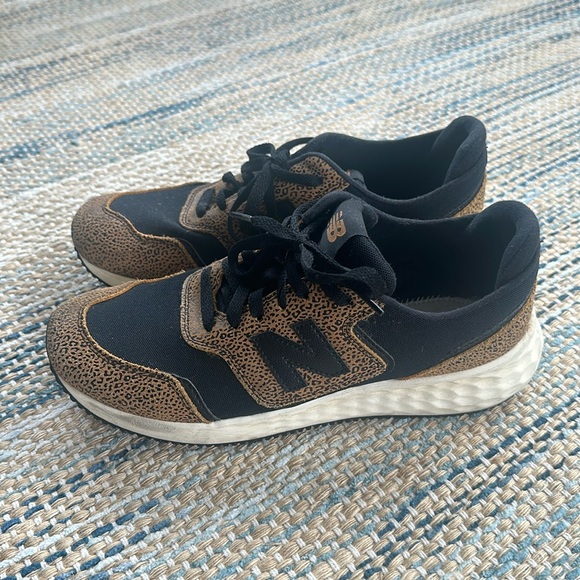 New Balance Black and Tan Brown Fresh Foam x70 US Womens Size 9 Leopard Cheetah - Picture 1 of 4